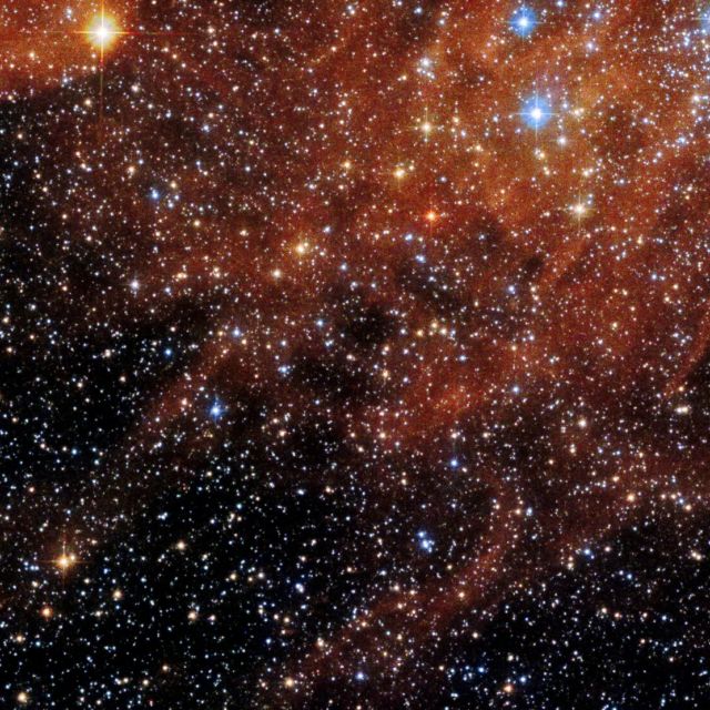 Χριστουγεννιάτικη καρτ ποστάλ από το Hubble με εκπληκτικό αστρικό σμήνος