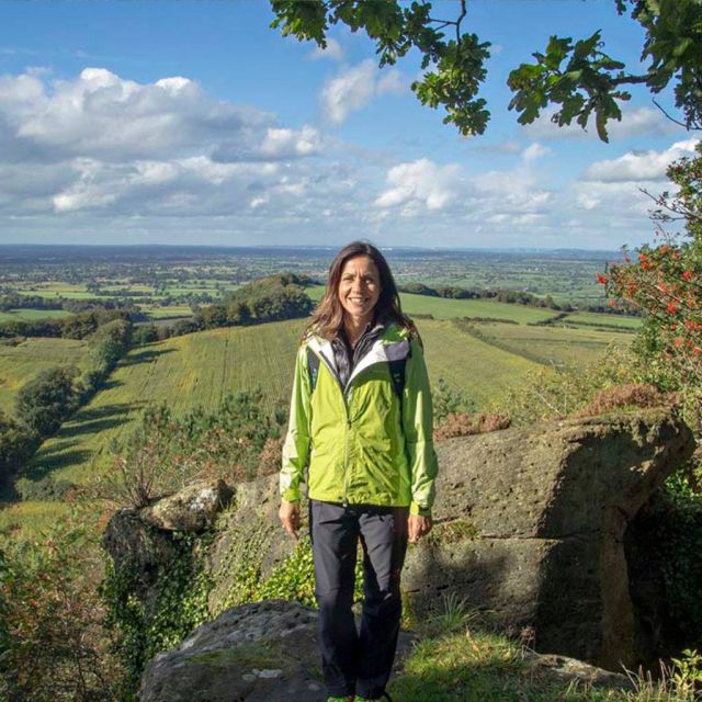 «Περίπατοι στη Βρετανία με την Τζούλια Μπράντμπερι» – Ο δεύτερος κύκλος της συναρπαστικής σειράς ντοκιμαντέρ στην ΕΡΤ2