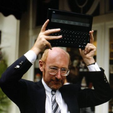 Πέθανε ο σερ Κλάιβ Σινκλέρ, πατέρας των θρυλικών υπολογιστών Spectrum