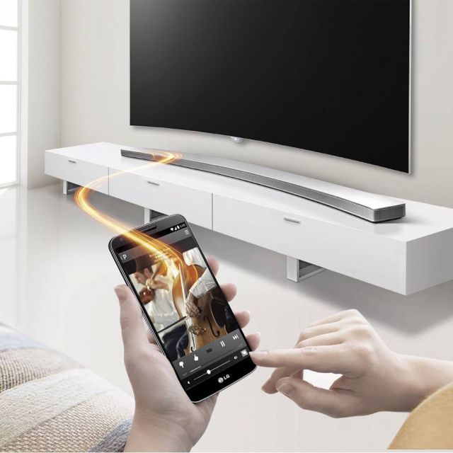 Κρυστάλλινος ήχος και κομψή εμφάνιση με τη νέα, κυρτή ηχομπάρα της LG