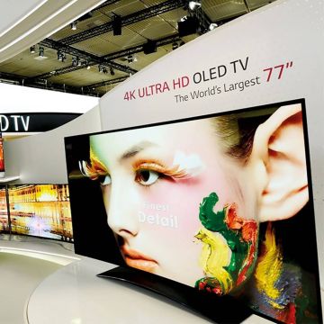 Η LG φέρνει τις γιγαντιαίες τηλεοράσεις OLED στην αγορά