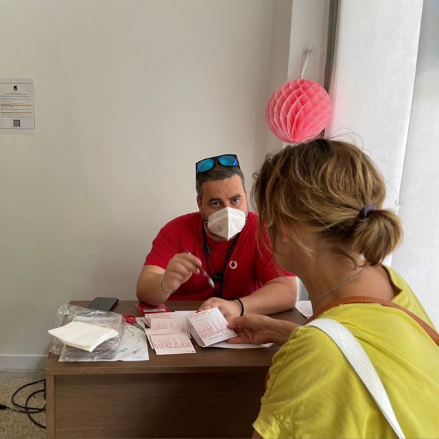 Ίδρυμα Vodafone: Διανομή δωρεάν καρτών SIM σε πρόσφυγες από την Ουκρανία