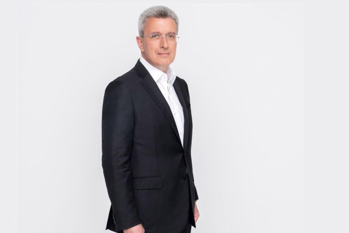 Ο Εμμανουήλ Καραλής “Ενώπιος Ενωπίω” με τον Νίκο Χατζηνικολάου