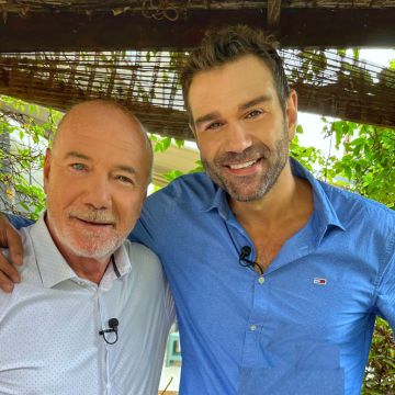 ΕΡΤ1: Ο Μένιος Σακελλαρόπουλος και η Εβελίνα Παπούλια στην εκπομπή «Μπαμπά-δες» με τον Τάσο Ιορδανίδη