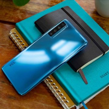 Το νέο TCL 20L έφτασε αποκλειστικά στα καταστήματα Vodafone