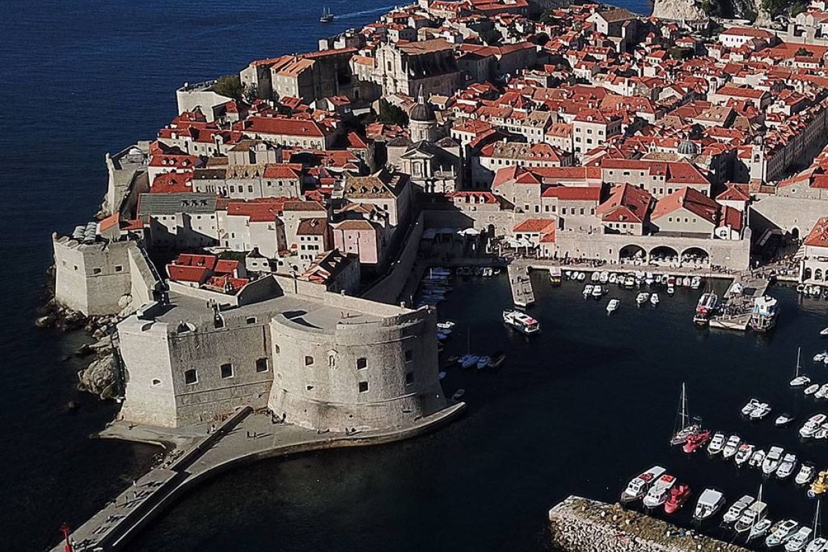 fb2a42c950d9abc26b23529d3e7c7769 XL 67d21056