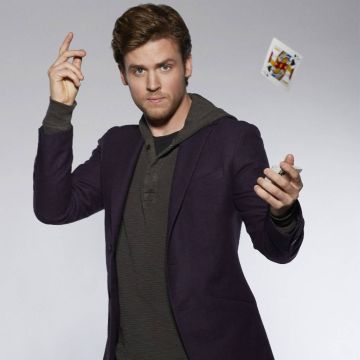 «Deception»: Η νέα «μαγική» αστυνομική σειρά κάνει πρεμιέρα αποκλειστικά στη Nova πολύ κοντά με την Αμερική!