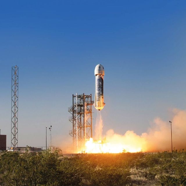 Το κατόρθωμα του πυραύλου του Bezos προκαλεί τον Elon Musk