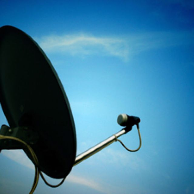 Γίνεται της ..δορυφορικής