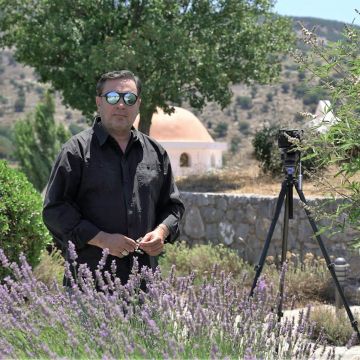 Τα «Πρόσωπα με τον Χρίστο Βασιλόπουλο» έρχονται στην ΕΡΤ