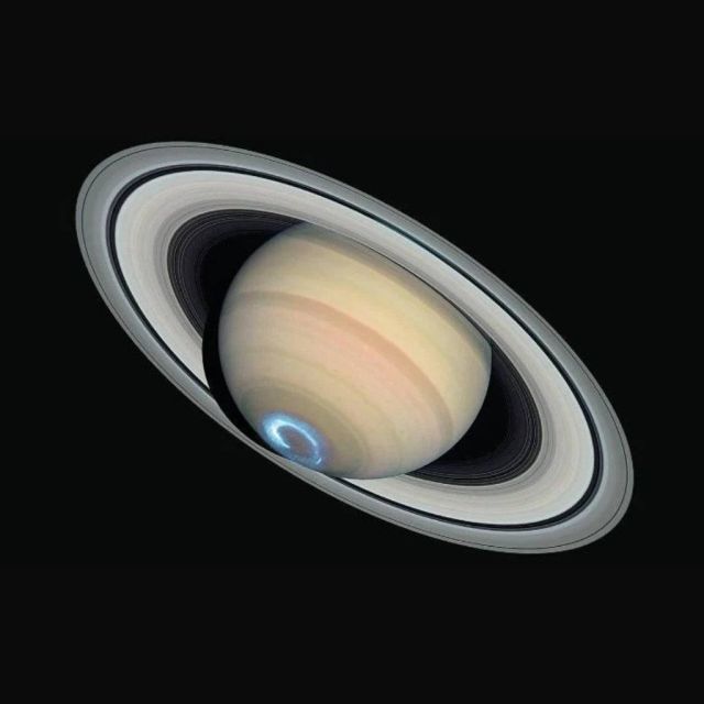 To Hubble καταγράφει αλλαγή στους χρωματισμούς του Κρόνου καθώς εισέρχεται στο φθινόπωρο