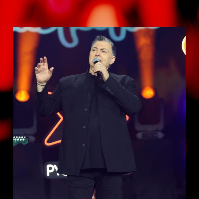 «ΝΥΧΤΑ ΕΚΤΟΣ ΡΥΘΜΟΥ» με τον Νίκο Μακρόπουλο