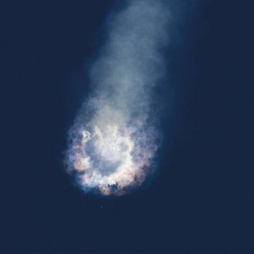 Άγνωστα τα αίτια της καταστροφής του Falcon 9