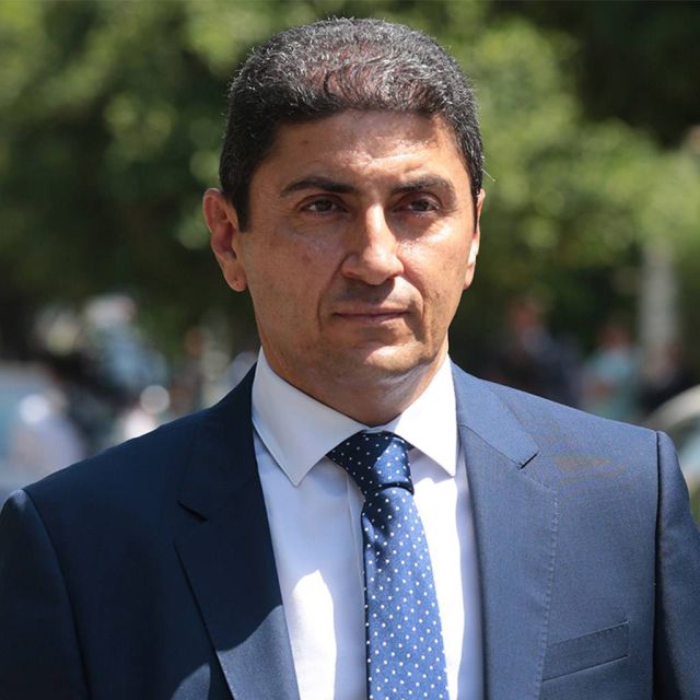 Η «καυτή» πατάτα των τηλεοπτικών των ΠΑΕ, στον Αυγενάκη