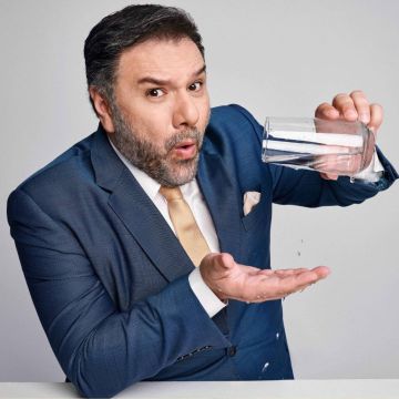 Ο ΑΝΤ1 ανανεώνει για 3 χρόνια  τη συνεργασία του με τον Γρηγόρη Αρναούτογλου