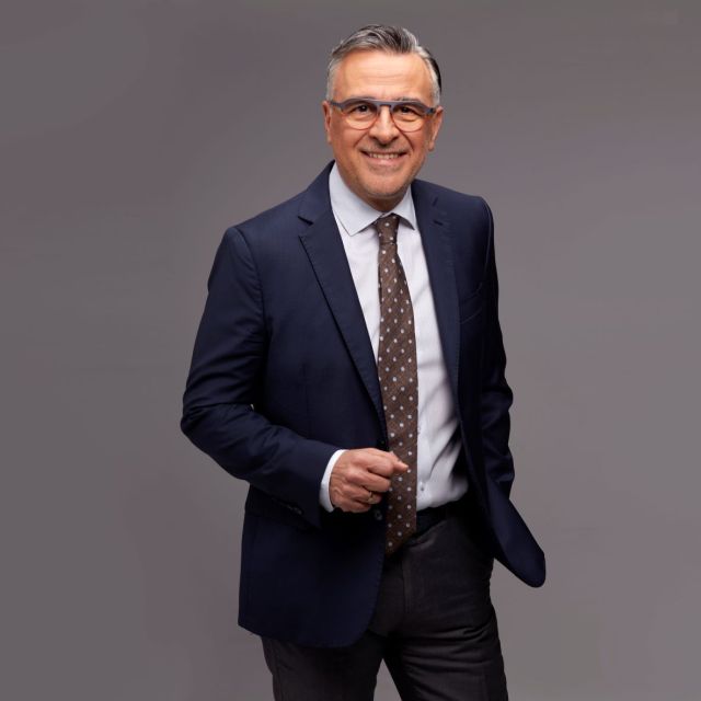 ΕΡΤNEWS: Ο Στέφανος Κασσελάκης «Στο κέντρο» με τον Γιώργο Κουβαρά