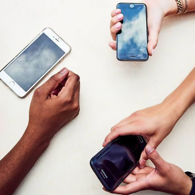 Vodafone: Συνεχίζονται τα απεριόριστα data για τους συνδρομητές συμβολαίου