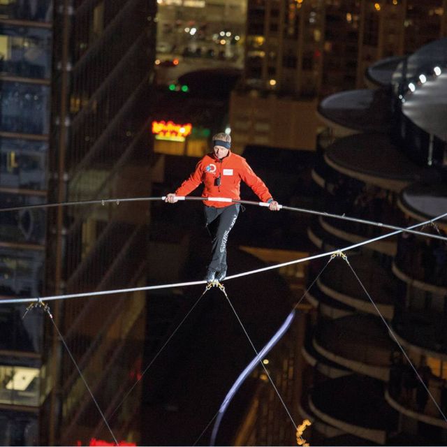 «Σχοινοβατώντας ανάμεσα σε ουρανοξύστες» στη Nova!