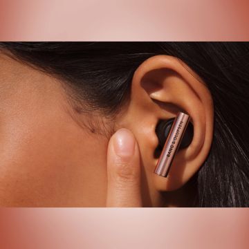 ΜΙΑ ΘΕΡΜΗ ΕΚΦΡΑΣΗ ΦΟΡΗΤΟΥ ΗΧΟΥ: Η BANG & OLUFSEN ΠΑΡΟΥΣΙΑΖΕΙ ΤΑ BEO GRACE HONEY TONE