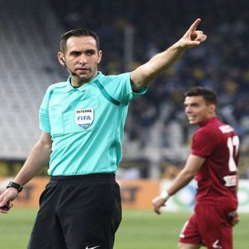 Διαιτητής παντρεύεται με γνωστή δημοσιογράφο!