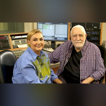 Ο θρύλος του ραδιοφώνου, Γιάννης Πετρίδης, στην εκπομπή «Κεραία» με τη Ρέα Βιτάλη