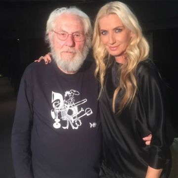 ΕΡΤ2 – Ο Γ. Μιχαλακόπουλος και η Π. Βουλγαράκη στο «Art Week»