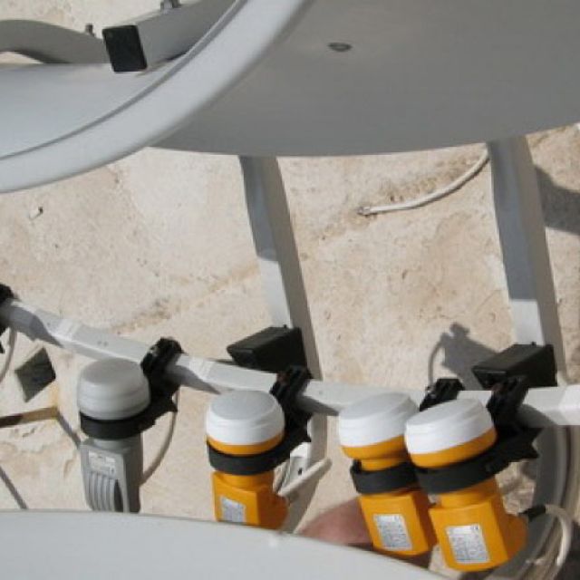 16 δορυφόροι με 1 σταθερό κάτοπτρο!