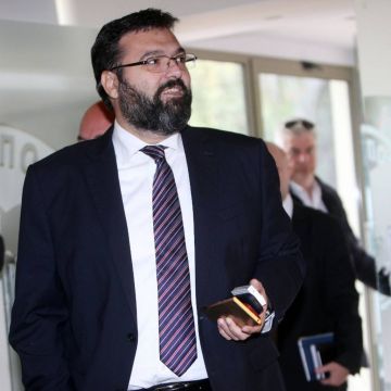 Τι όριζε το προηγούμενο συμβόλαιο, με Βασιλειάδη, της ΕΡΤ για τη Super League 2;