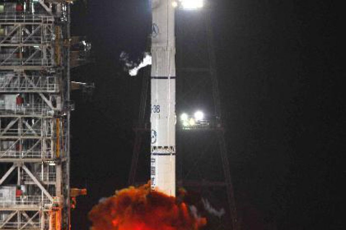 Επιτυχημένη εκτόξευση του κινεζικού δορυφόρου Chinasat-10