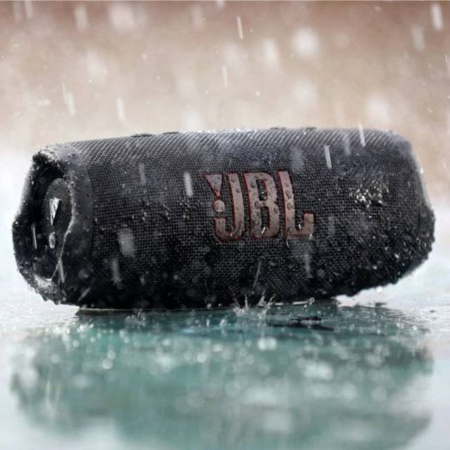 JBL Charge 5: Το νέο πανίσχυρο φορητό ηχείο στα €199