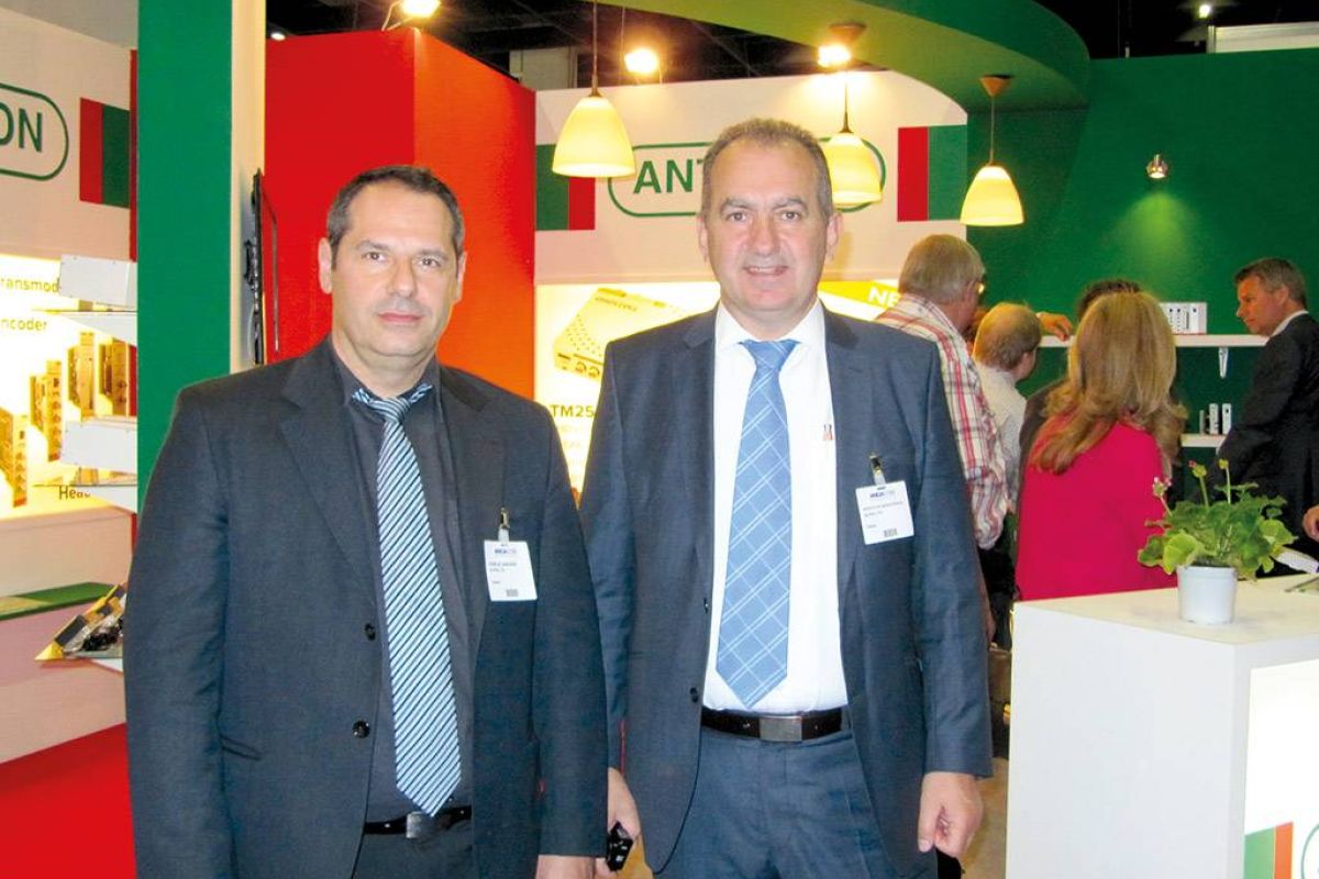 d0c459c580e35b6f69e84ea72daf40e3 XL 77214088