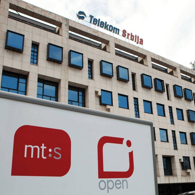 Έξι προσφορές για την Telekom Srbija