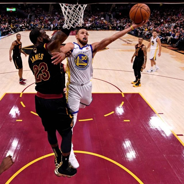 Το ΝΒΑ πάει… Facebook