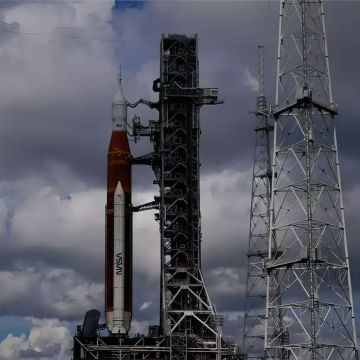 Εκτοξεύτηκε ο πύραυλος της SpaceX που μεταφέρει τέσσερις αστροναύτες στον ISS