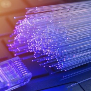 UFBB: Πώς θα φτάσουν οι οπτικές ίνες σε 810.000 νοικοκυριά και επιχειρήσεις