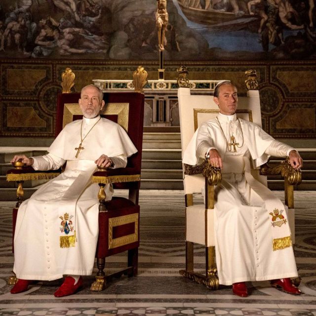 «Τhe New Pope» – Η αριστουργηματική σειρά του Πάολο Σορεντίνο κάνει πρεμιέρα στην ΕΡΤ1