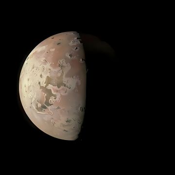 Εντυπωσιακές εικόνες από το ρεβεγιόν που έκανε αποστολή της NASA στην ηφαιστειακή πρωτεύουσα του ηλιακού μας συστήματος