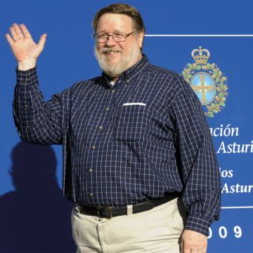 Έφυγε από τη ζωή ο Ray Tomlinson, ο δημιουργός του email