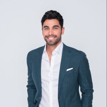 Ο Παναγιώτης Βασιλάκος παρουσιαστής του Battle of the Couples