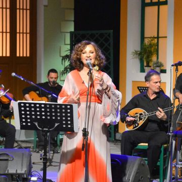 Η Γλυκερία στην «Αυλή των χρωμάτων» της ΕΡΤ2