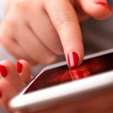 Απεριόριστη ομιλία και πολλαπλάσια data στα νέα Vodafone RED προγράμματα