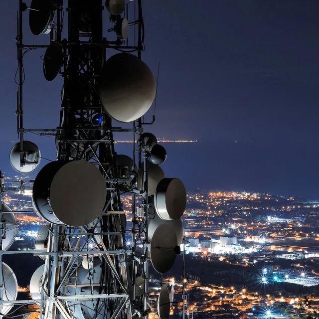 ΕΕΚΕ: Στα σκαριά επιπλέον χρεώσεις των καταναλωτών στον κλάδο των τηλεπικοινωνιών