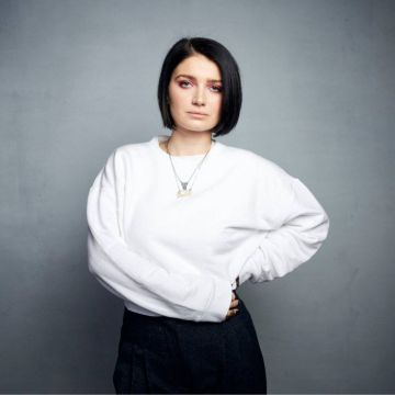 Η κόρη του Μπόνο των U2 πρωταγωνιστεί σε σειρά του Netflix