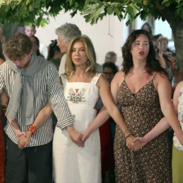 «Ό,τι αξίζει» με την Ίνα Ταράντου – Ανακαλύπτοντας την πολιτιστική ταυτότητα της Ικαρίας