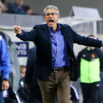 Η Εθνική… κόβει τον Λαζόπουλο