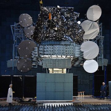 Η SpaceX ετοιμάζει το νέο δορυφόρο της Telesat στο Cape Canaveral
