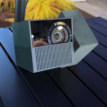 Το Playcube είναι ο νέος ξεχωριστός φορητός προβολέας της TCL