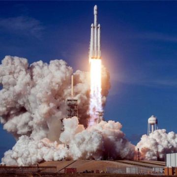 Εργασιακό… Survivor στο νησί-κάτεργο του Έλον Μασκ στον Ειρηνικό!