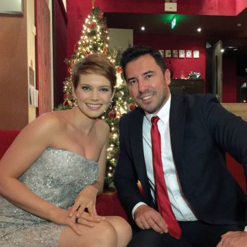 Η συμπρωταγωνίστρια του Χριστόφορου Παπακαλιάτη, Andrea Osvart, μιλάει αποκλειστικά στο Buzz του OTE TV