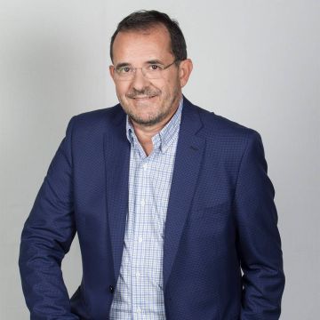 «Αποτύπωμα», με τον Παύλο Τσίμα: κάθε Πέμπτη στις 00.00 στον ΣΚΑΪ